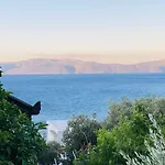 Nyaraló Tole *