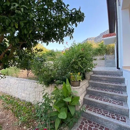 Tole Ferienhaus Podaca