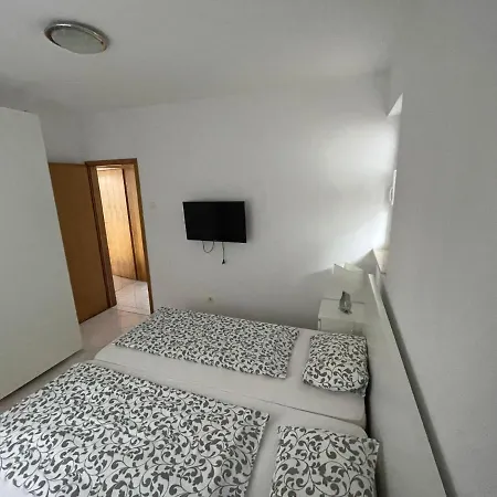 Ferienhaus Tole *