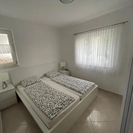 Tole Podaca